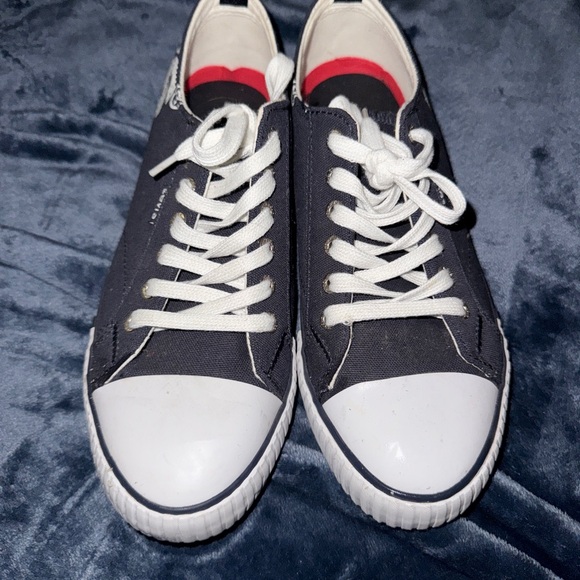 Levi’s black & White canvas low top sneaker 10 - Picture 1 of 6